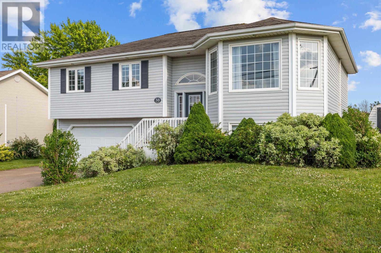 38 Commonwealth Avenue, Charlottetown, Prince Edward Island  C1E 2E9 - Photo 1 - 202513951