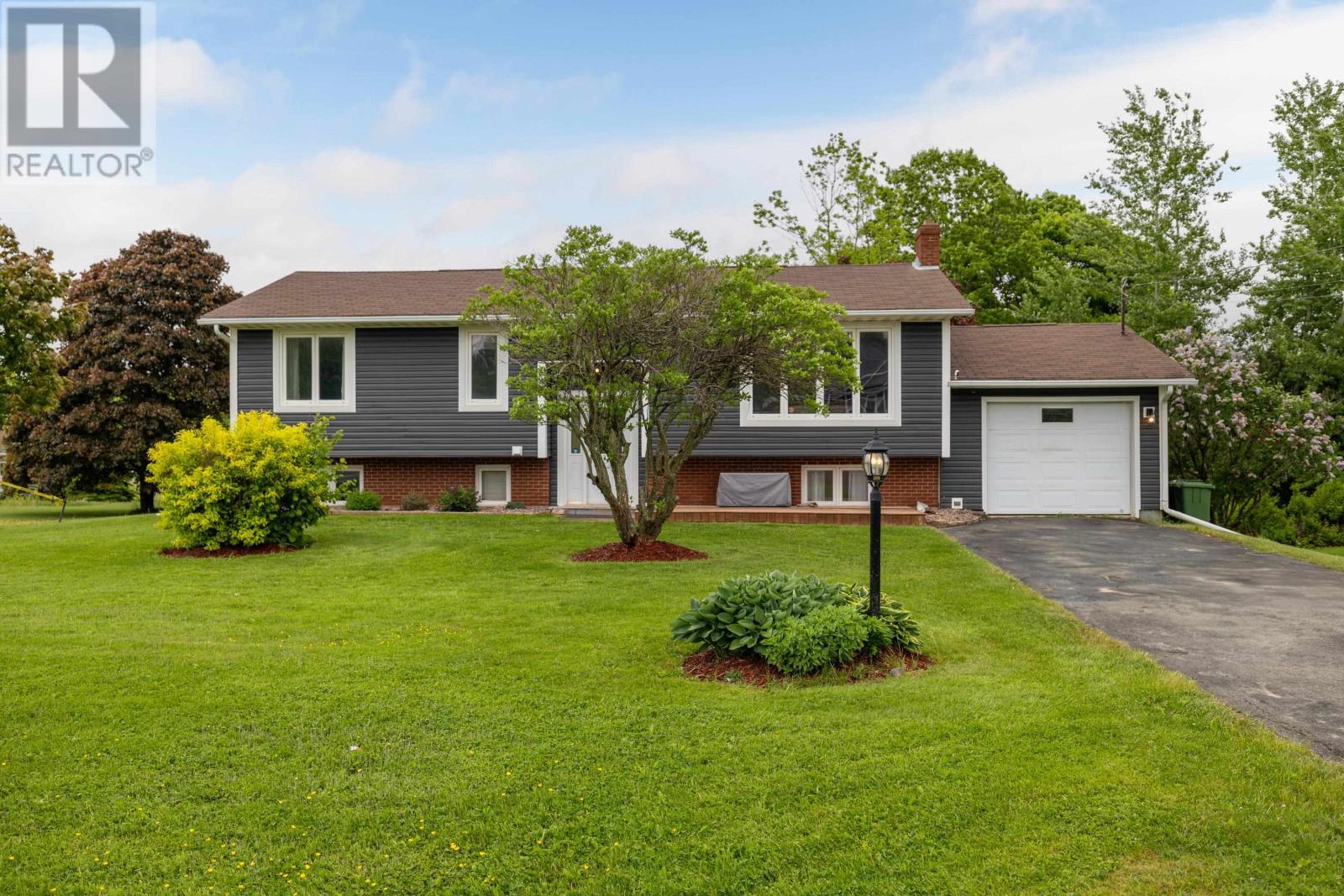 21 Tamarac Avenue, Charlottetown, Prince Edward Island  C1A 6T2 - Photo 1 - 202514543