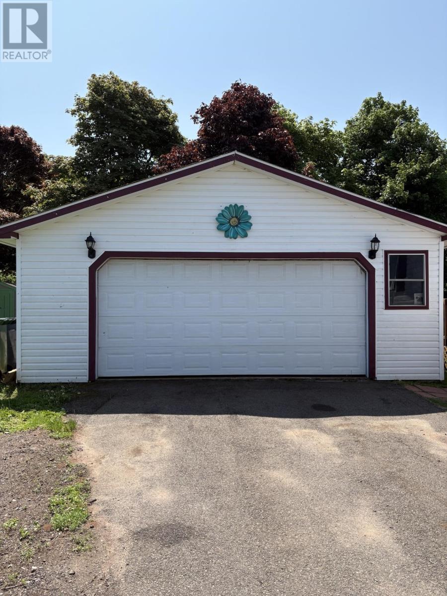 18 Macintosh Drive, Stratford, Prince Edward Island  C1B 1K5 - Photo 4 - 202514703