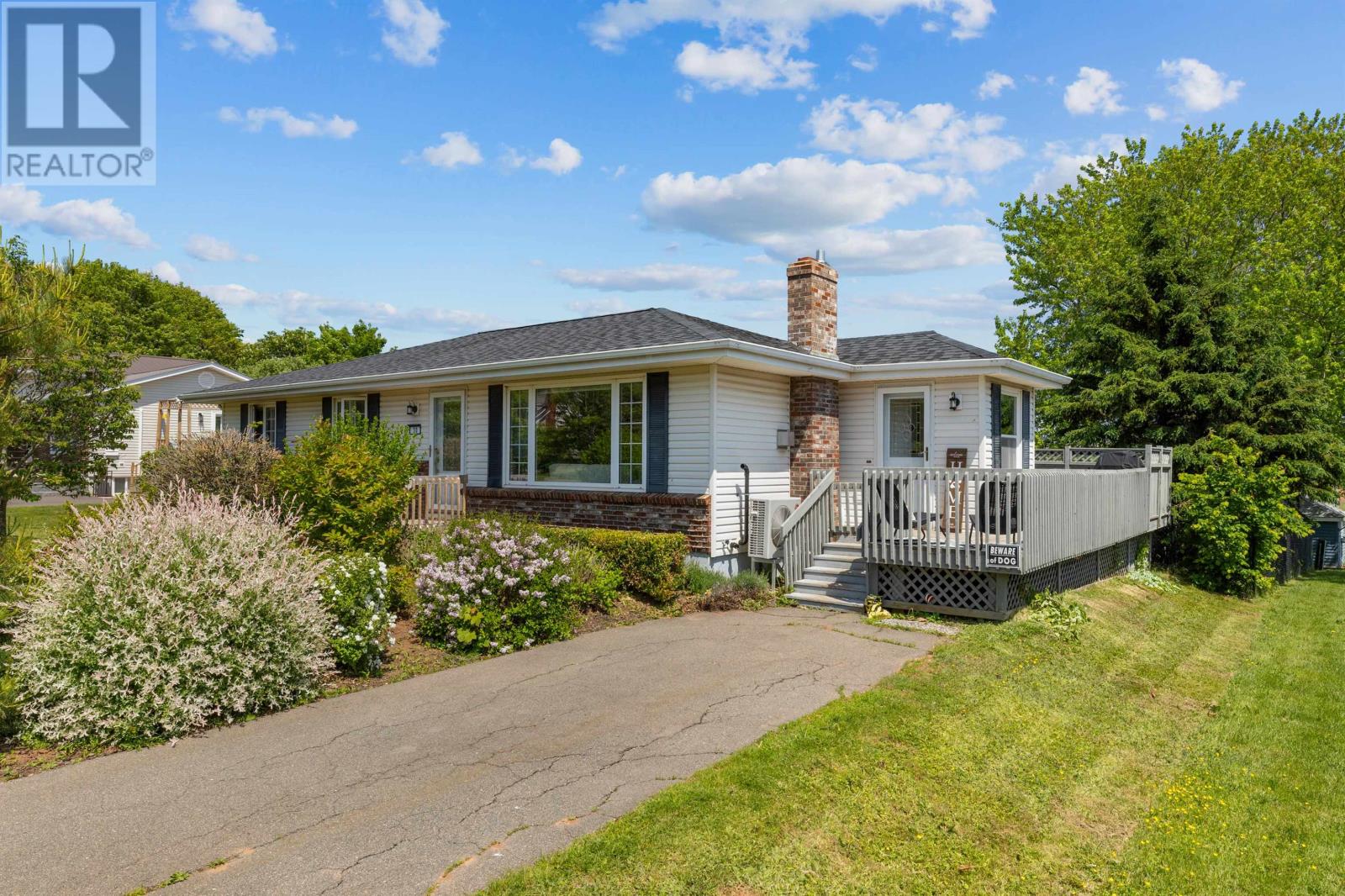 30 Maplewood Drive, Summerside, Prince Edward Island  C1N 5E6 - Photo 1 - 202515004