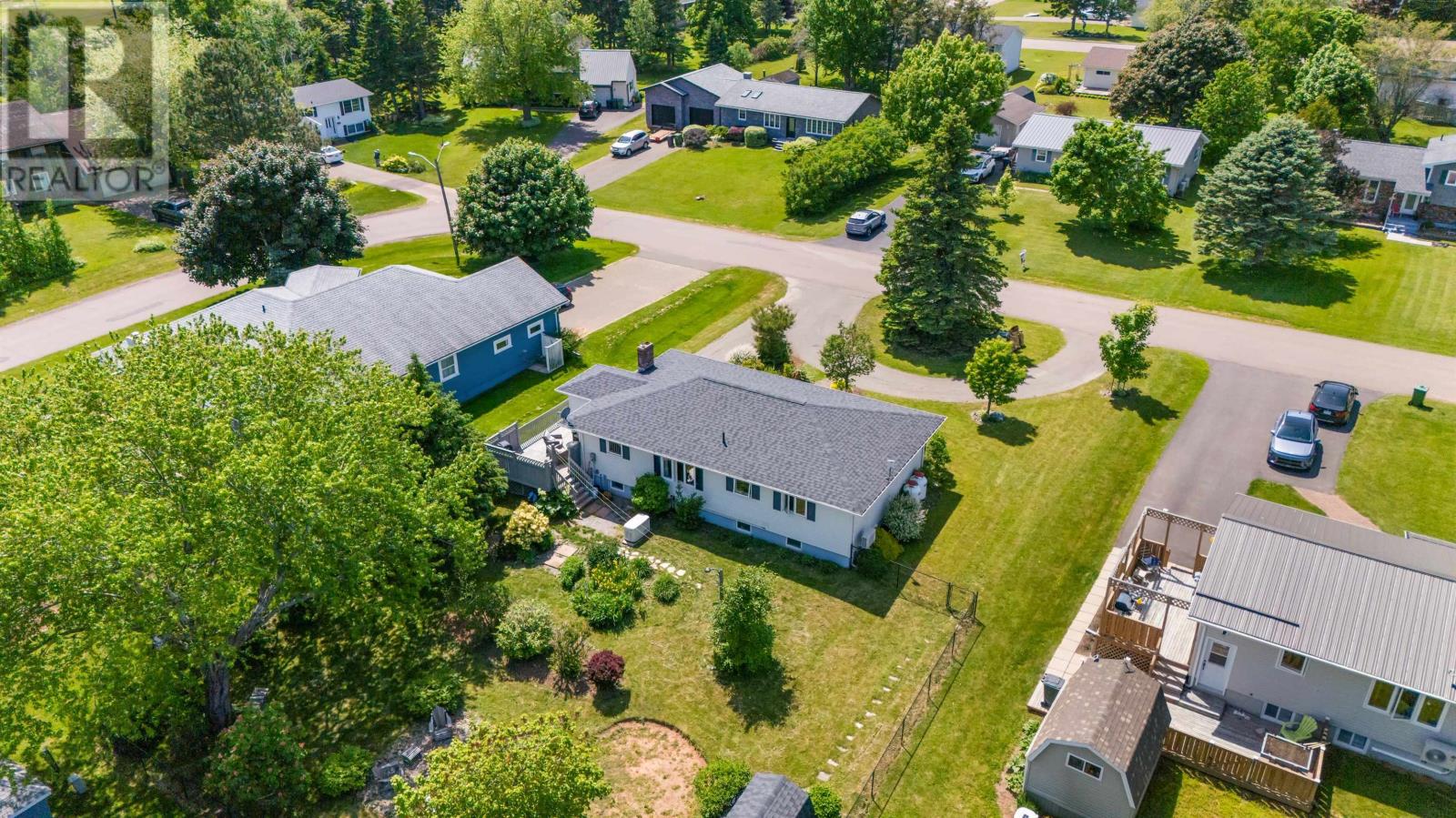 30 Maplewood Drive, Summerside, Prince Edward Island  C1N 5E6 - Photo 2 - 202515004