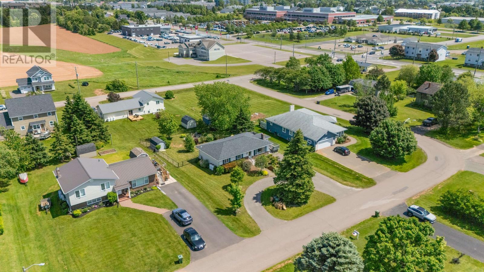 30 Maplewood Drive, Summerside, Prince Edward Island  C1N 5E6 - Photo 3 - 202515004