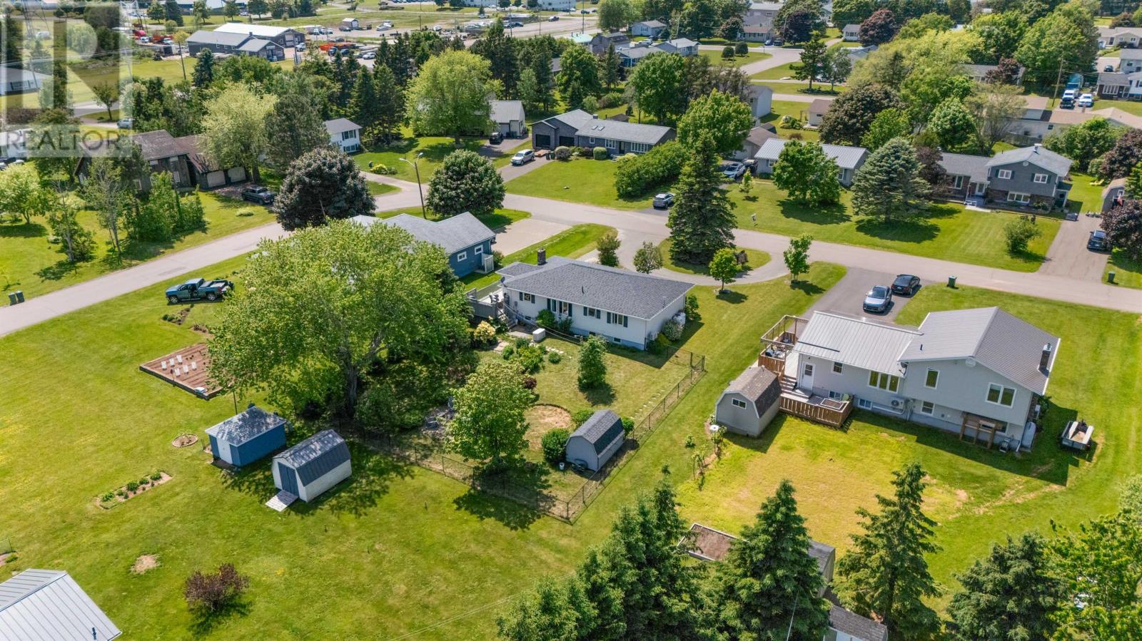 30 Maplewood Drive, Summerside, Prince Edward Island  C1N 5E6 - Photo 4 - 202515004
