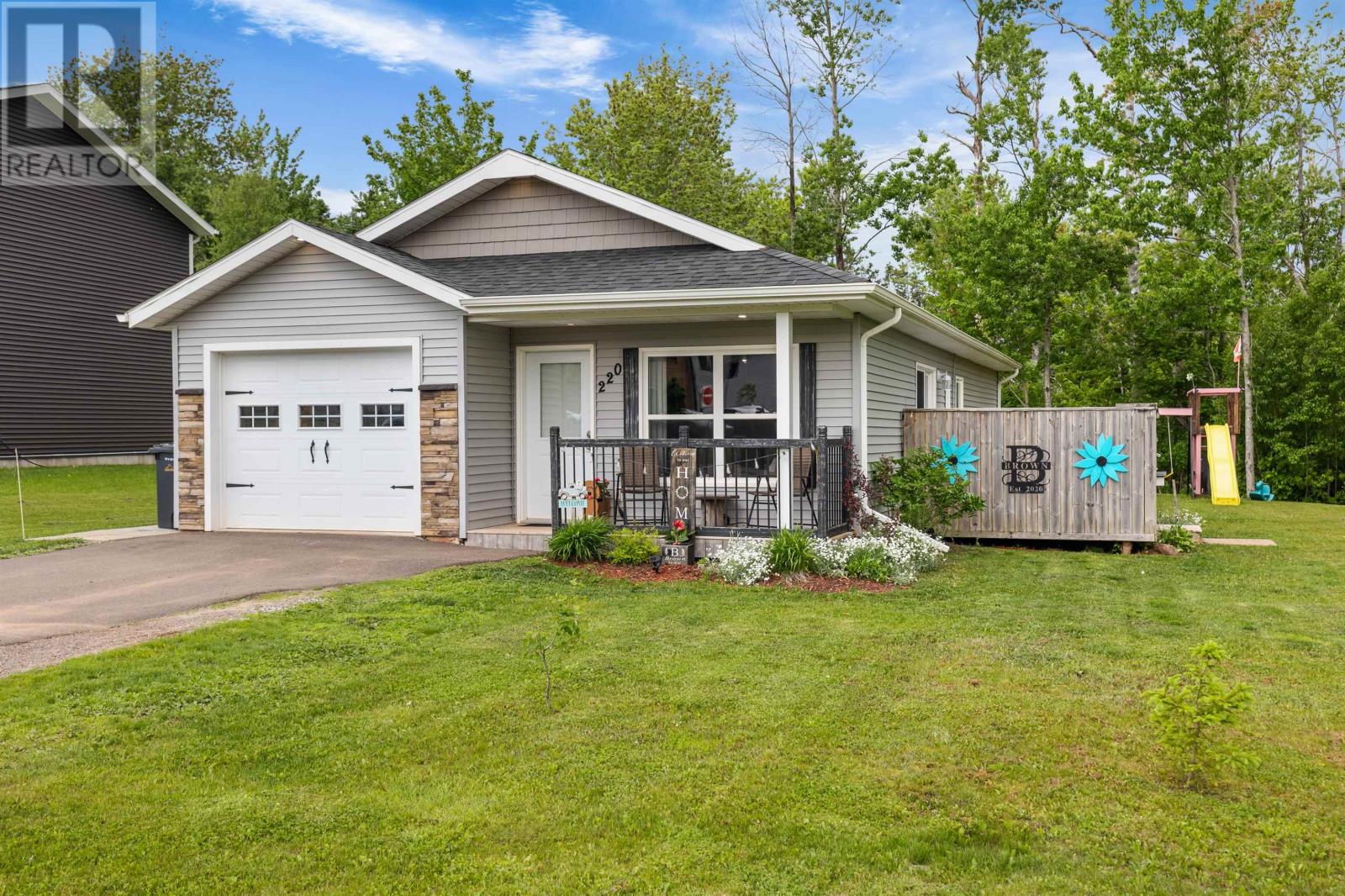 220 Hollis Avenue, Stratford, Prince Edward Island  C1B 1P3 - Photo 1 - 202515012