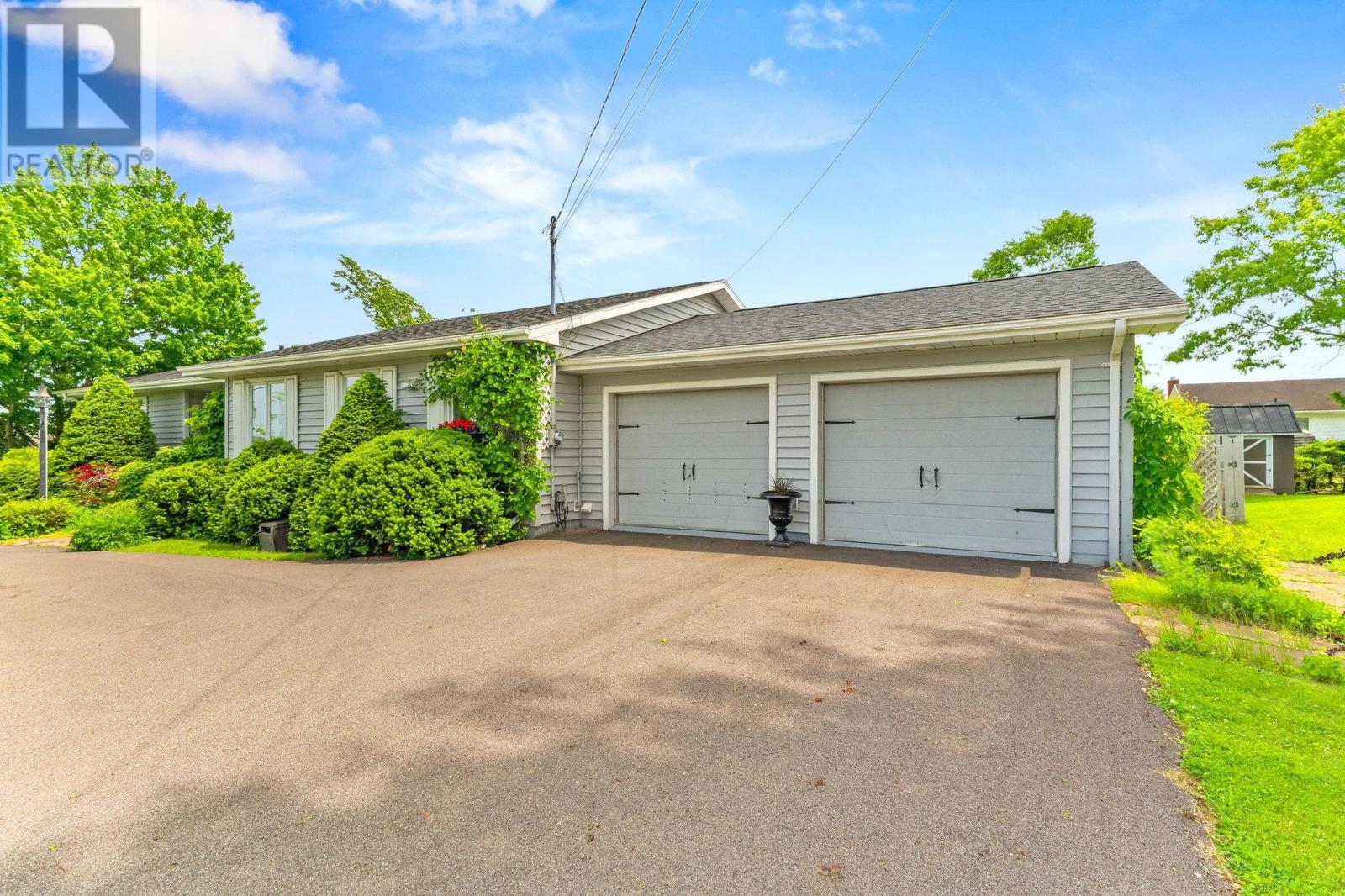 12 Westhill Drive, Charlottetown, Prince Edward Island  C1E 1N8 - Photo 3 - 202515146