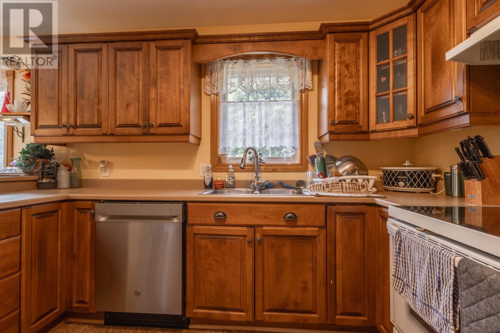 33 Amanda Drive, Charlottetown, Prince Edward Island  C1B 1S9 - Photo 3 - 202515204