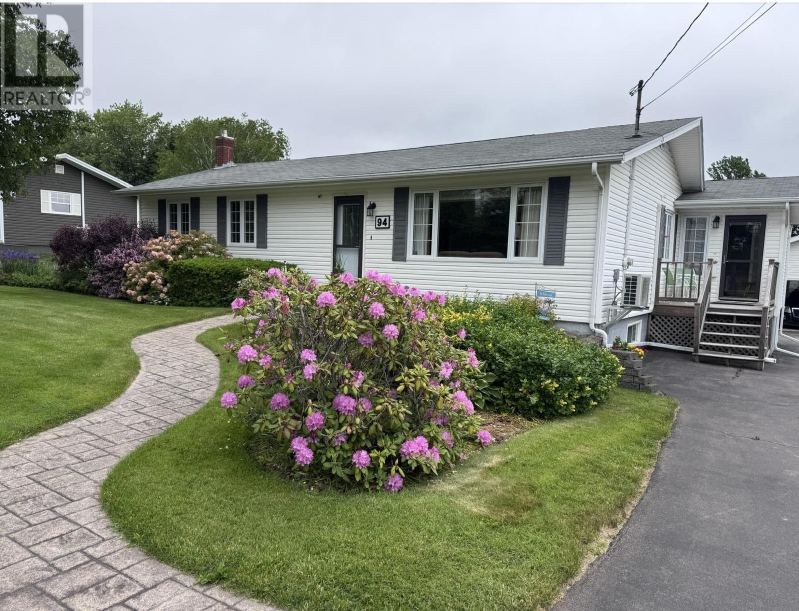 94 York Point Road, Cornwall, Prince Edward Island  C0A 1H8 - Photo 2 - 202515252