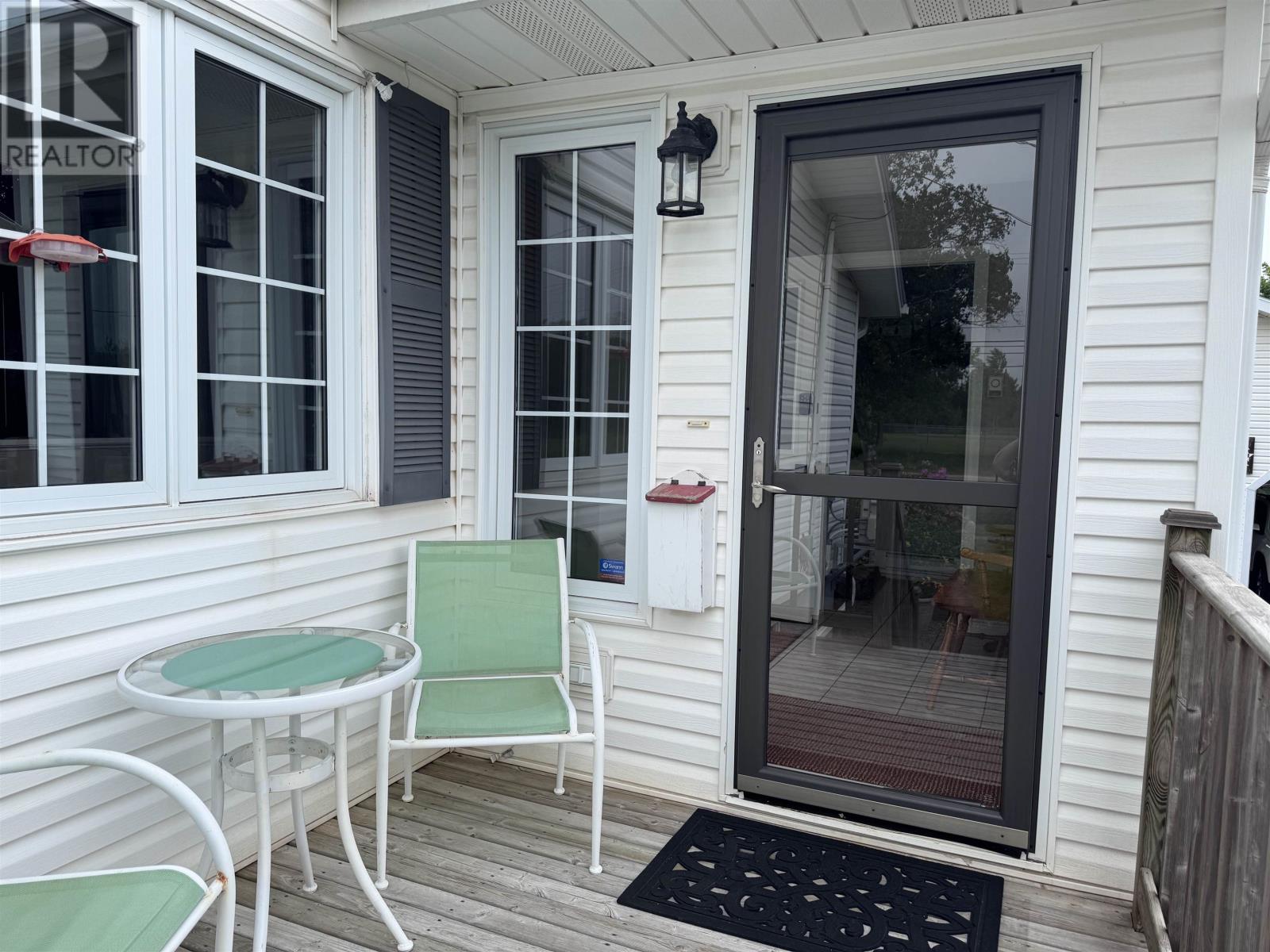 94 York Point Road, Cornwall, Prince Edward Island  C0A 1H8 - Photo 6 - 202515252