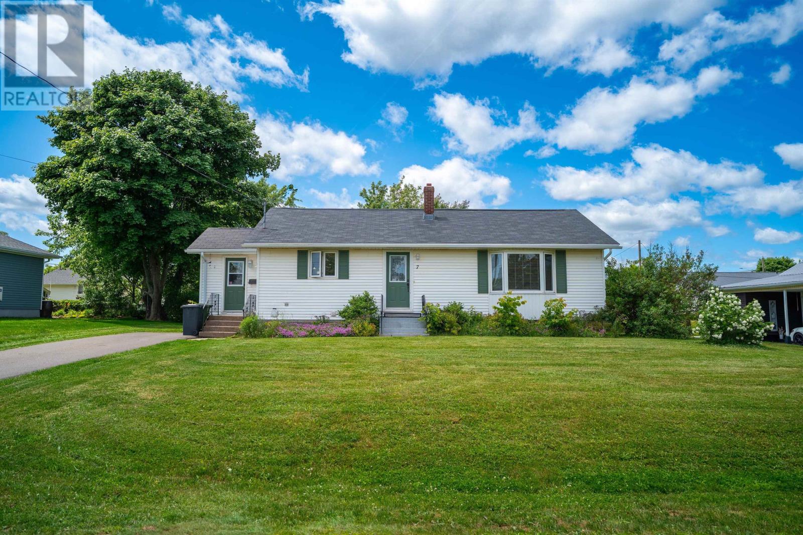 7 Donwood Drive, Charlottetown, Prince Edward Island  C1A 5L1 - Photo 1 - 202515540