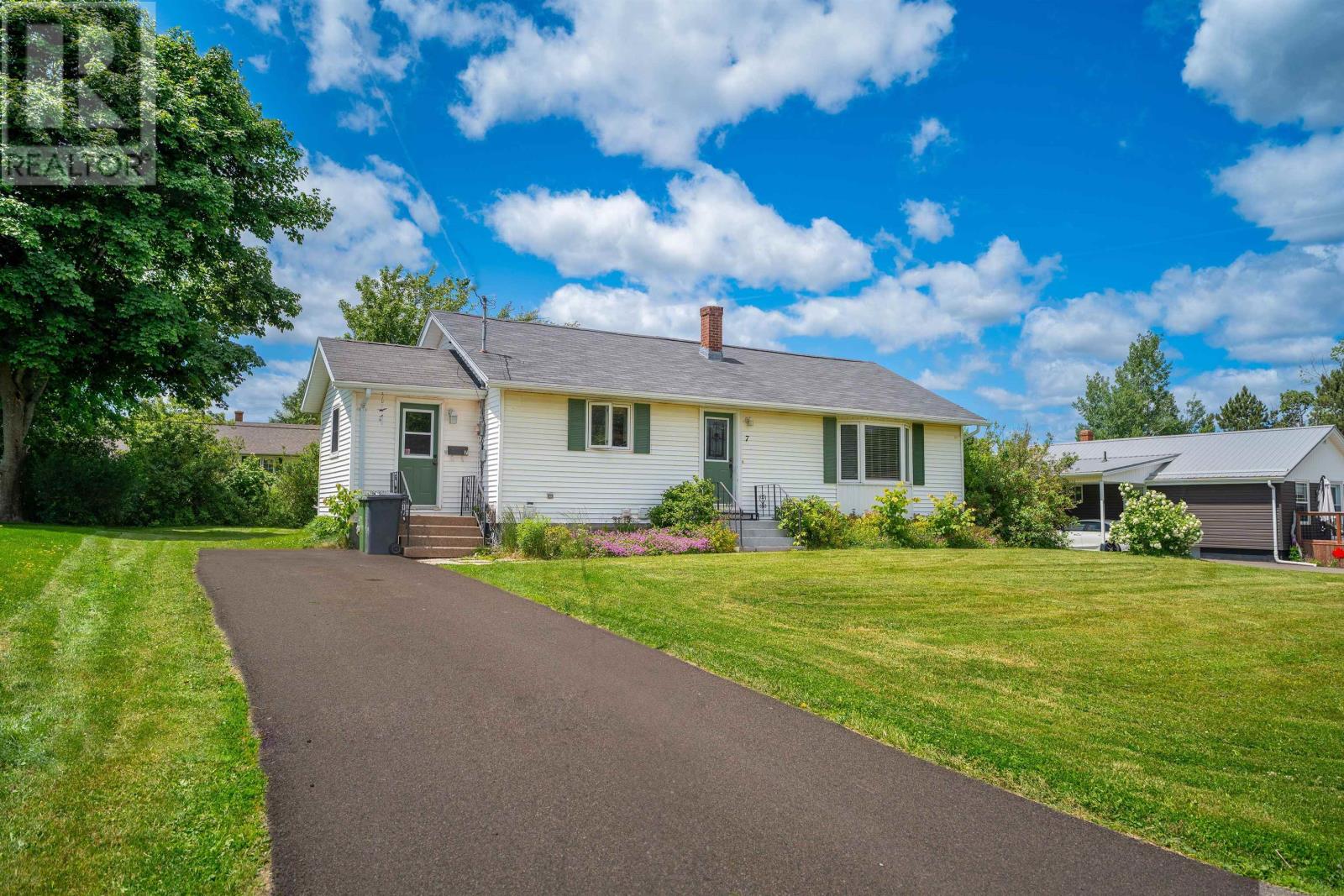 7 Donwood Drive, Charlottetown, Prince Edward Island  C1A 5L1 - Photo 3 - 202515540