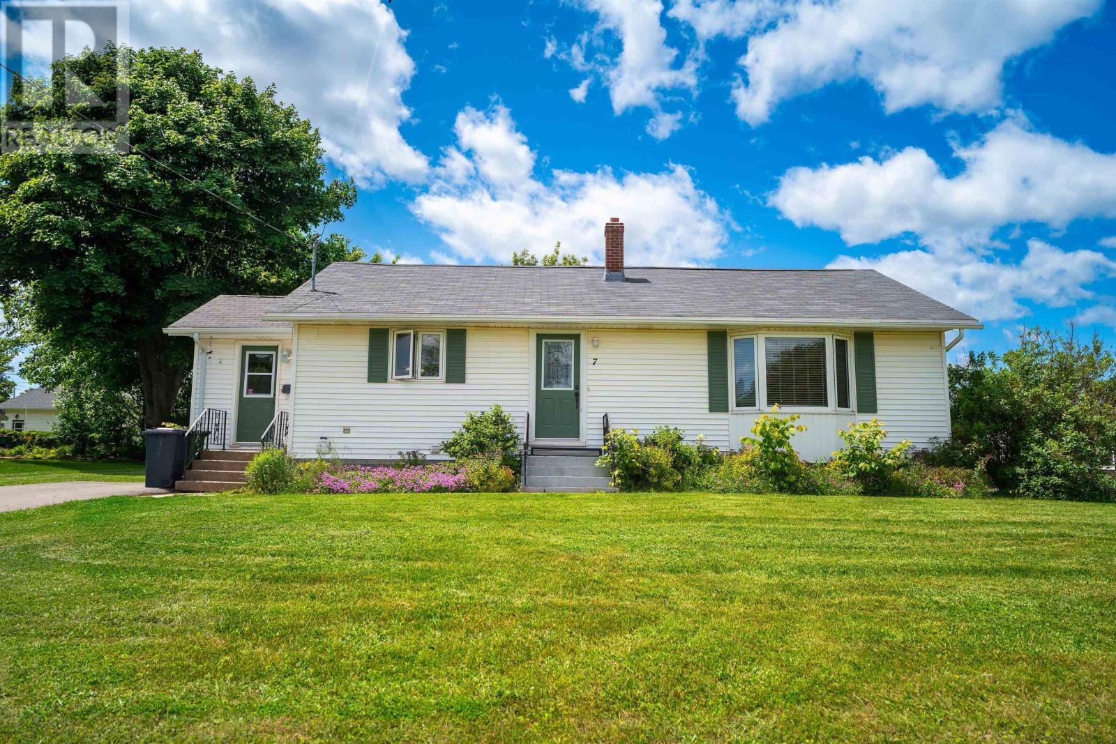 7 Donwood Drive, Charlottetown, Prince Edward Island  C1A 5L1 - Photo 4 - 202515540