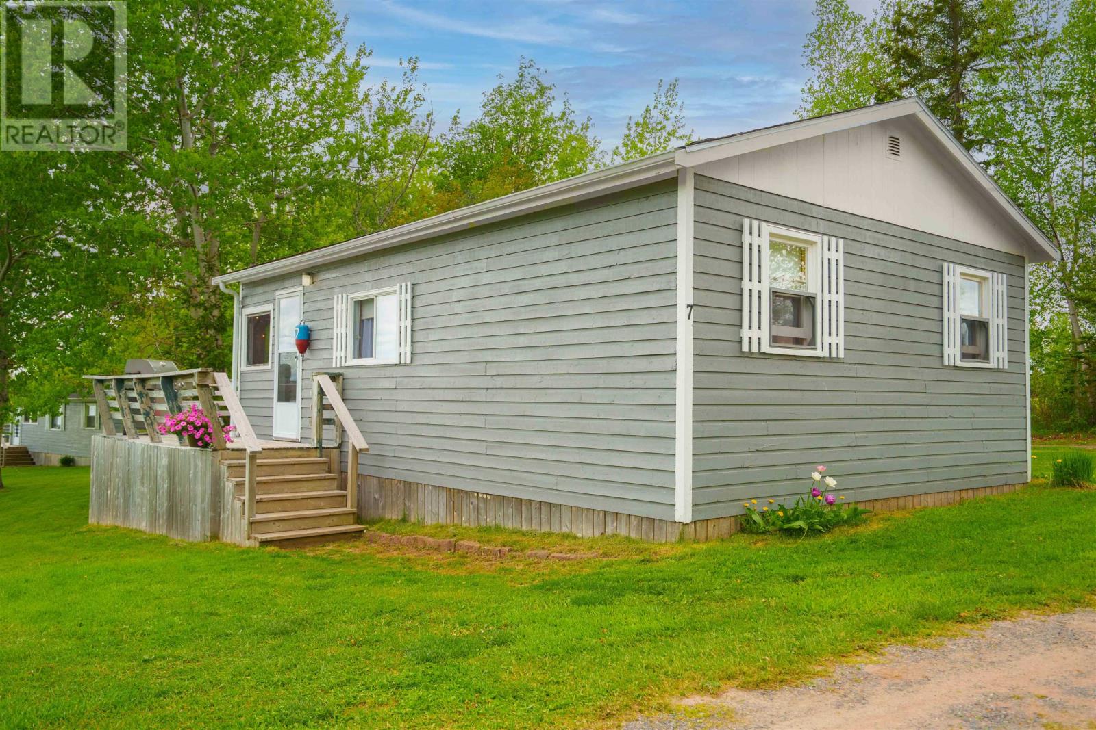 Cottage 7 237 Kayes Road, Deroma Waterfront Cottages, Georgetown Royalty, Prince Edward Island  C0A 1L0 - Photo 5 - 202515544