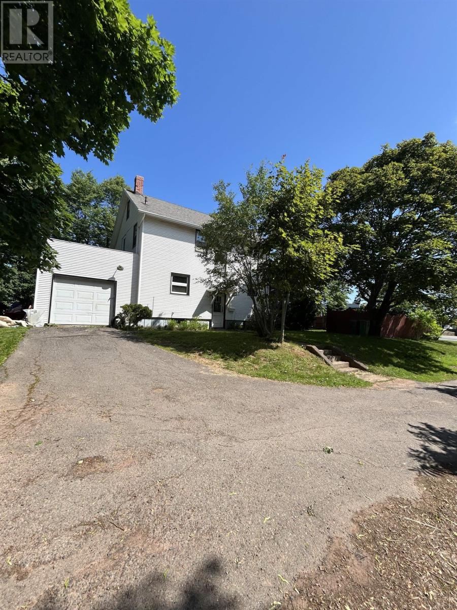629 University Avenue, Charlottetown, Prince Edward Island  C1E 1E5 - Photo 4 - 202515715