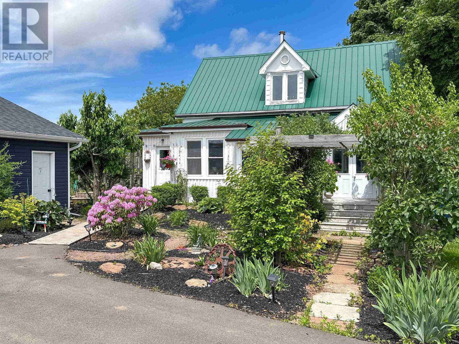 7517-7521 Trans Canada Highway, Vernon Bridge, Prince Edward Island  C0E 2E0 - Photo 2 - 202515756