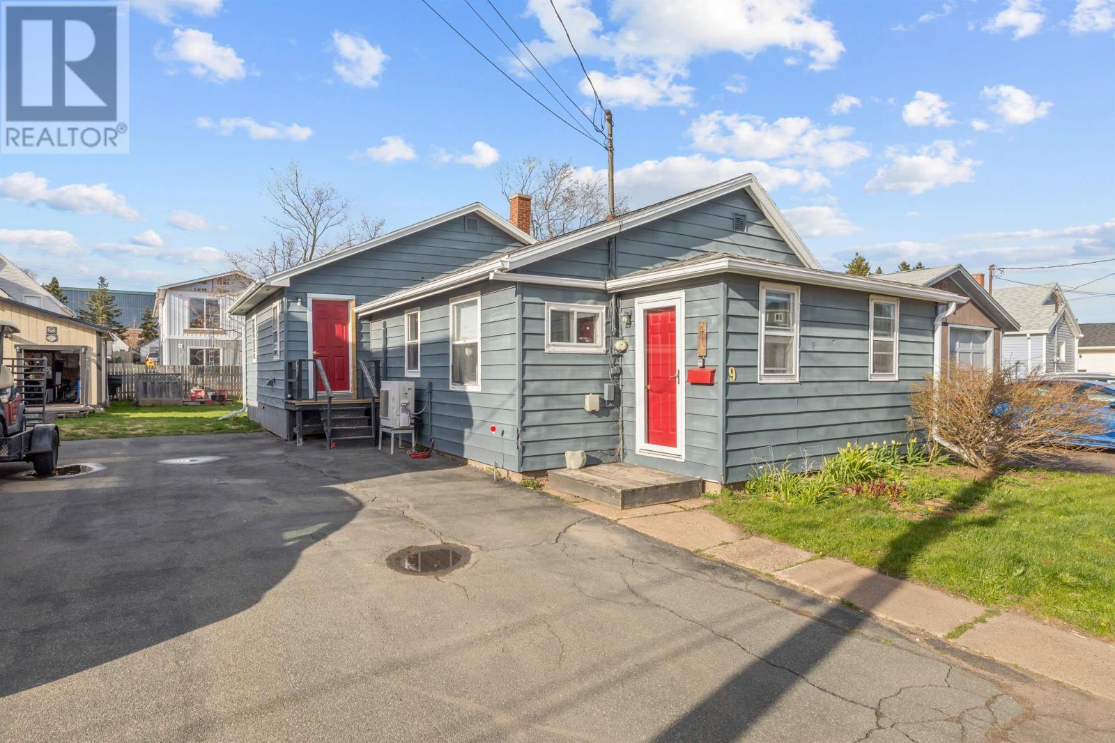 9 Beach Street, Charlottetown, Prince Edward Island  C1A 5G5 - Photo 1 - 202515791