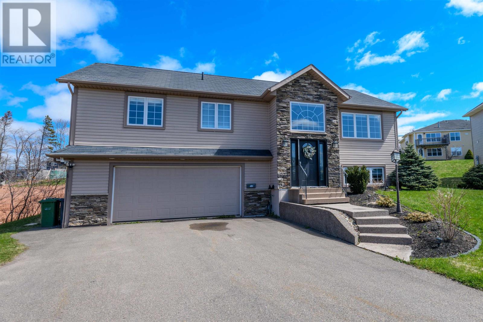 18 Madison Avenue, Charlottetown, Prince Edward Island  C1A 9R7 - Photo 1 - 202515866