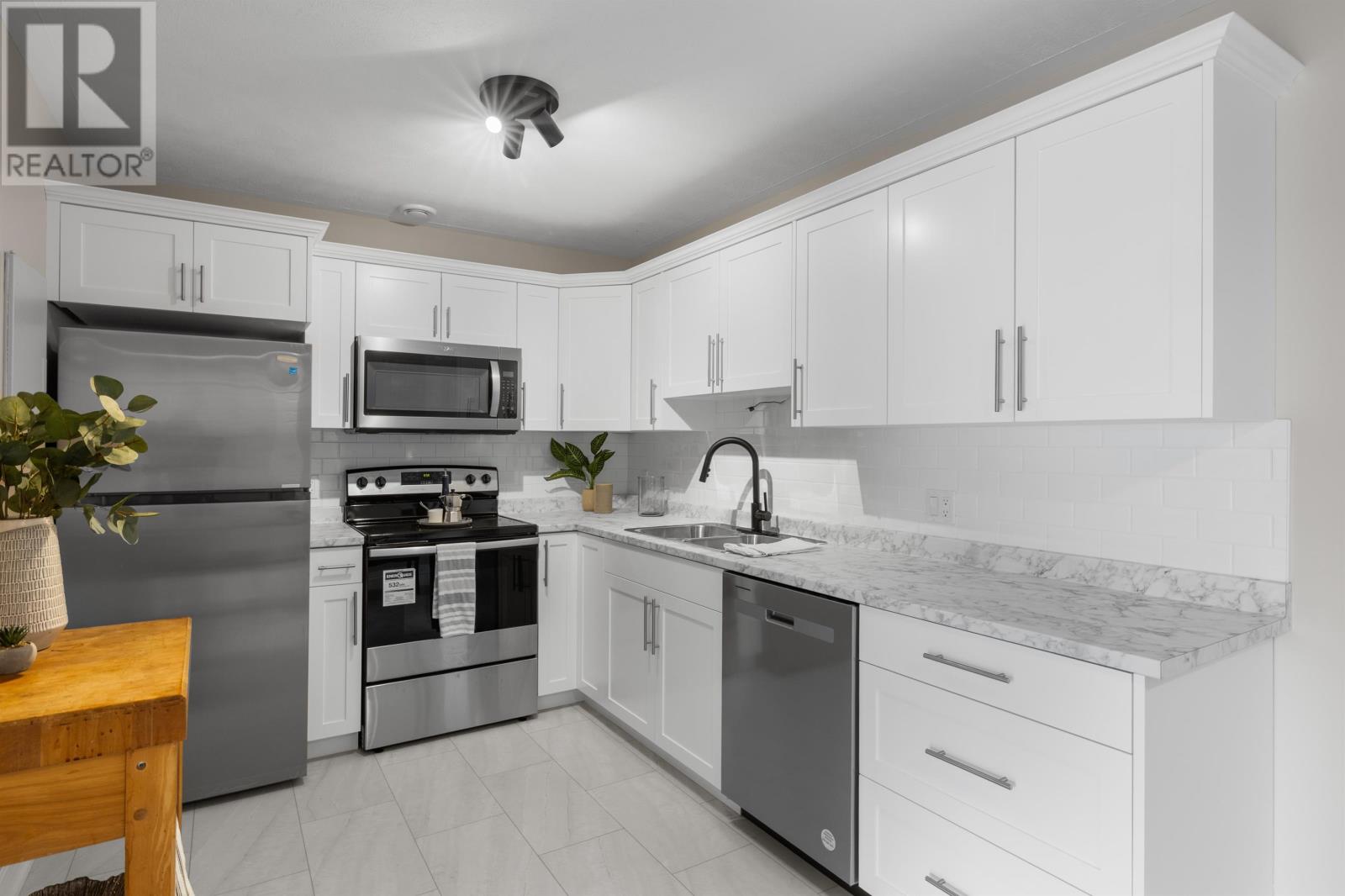110 4-24 Waterview Heights, Charlottetown, Prince Edward Island  C1A 9J9 - Photo 6 - 202515896