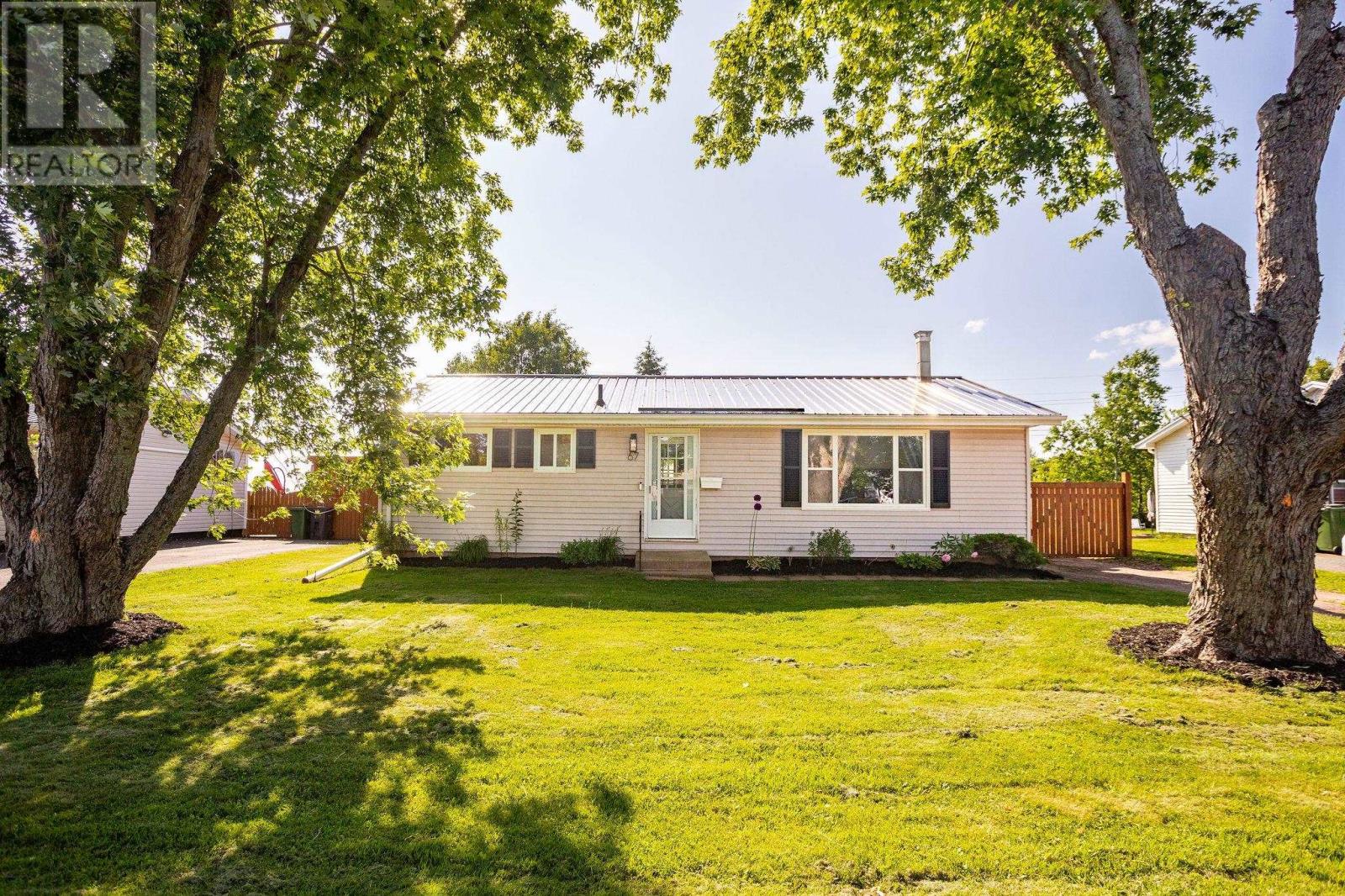 67 Westcomb Crescent, Charlottetown, Prince Edward Island  C1C 1B7 - Photo 36 - 202515959