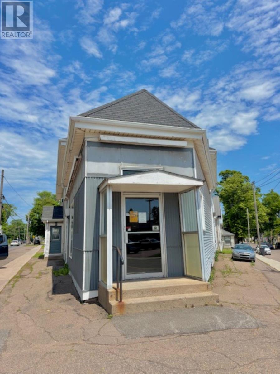 2-8-10 Longworth Avenue, Charlottetown, Prince Edward Island  C1A 5A2 - Photo 1 - 202515986