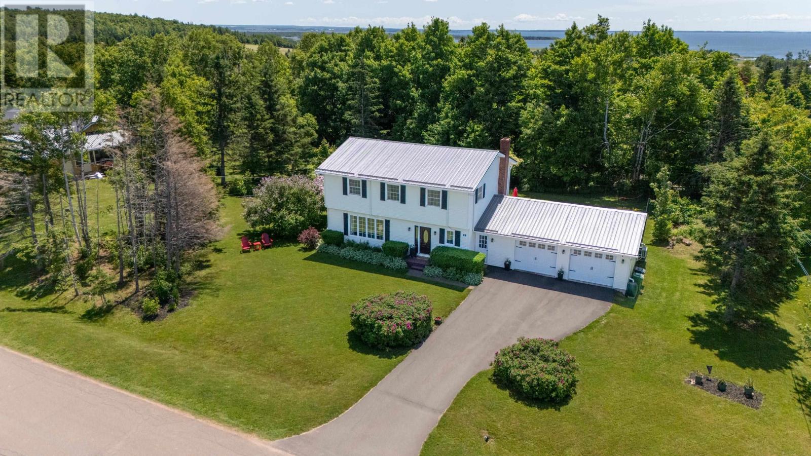 8 Sunset Drive, Stratford, Prince Edward Island  C1B 1K9 - Photo 1 - 202516149