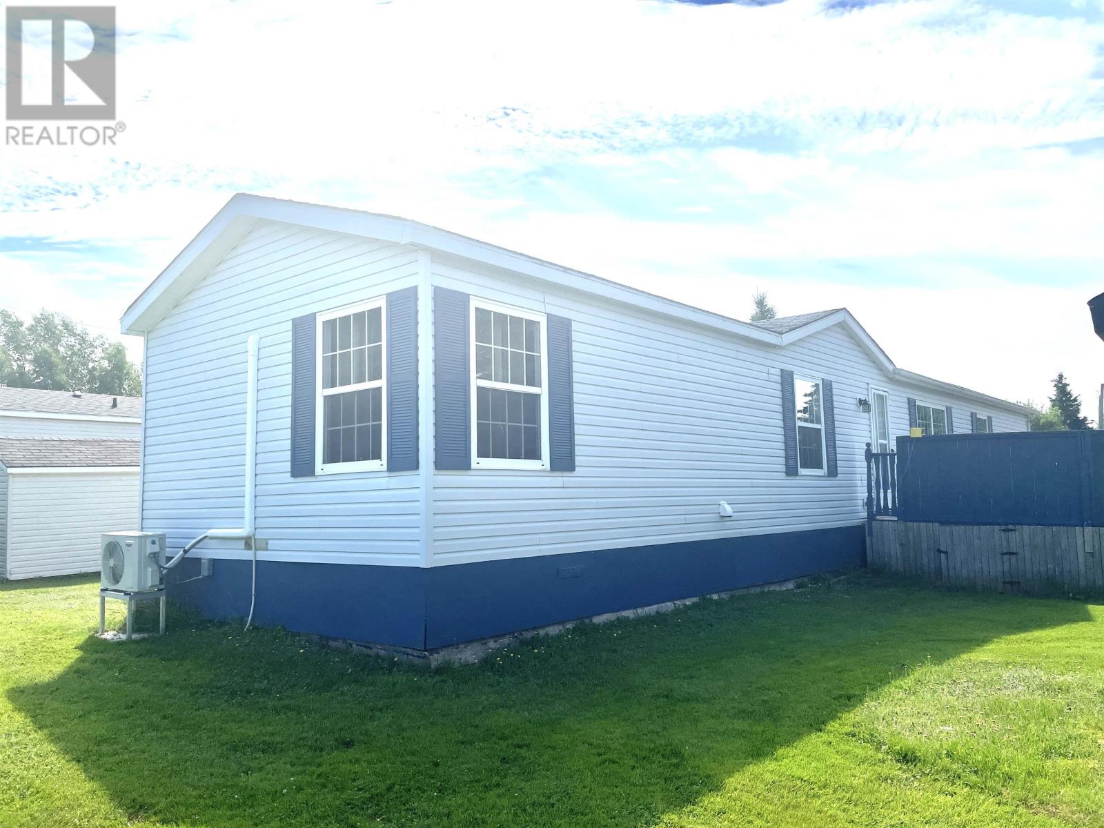 26 Cameron Avenue, Summerside, Prince Edward Island  C1N 6P8 - Photo 5 - 202516479