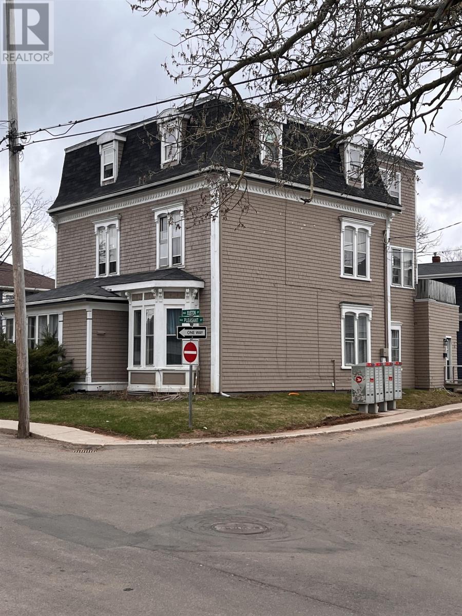 305 Euston Street, Charlottetown, Prince Edward Island  C1A 1X7 - Photo 2 - 202516539