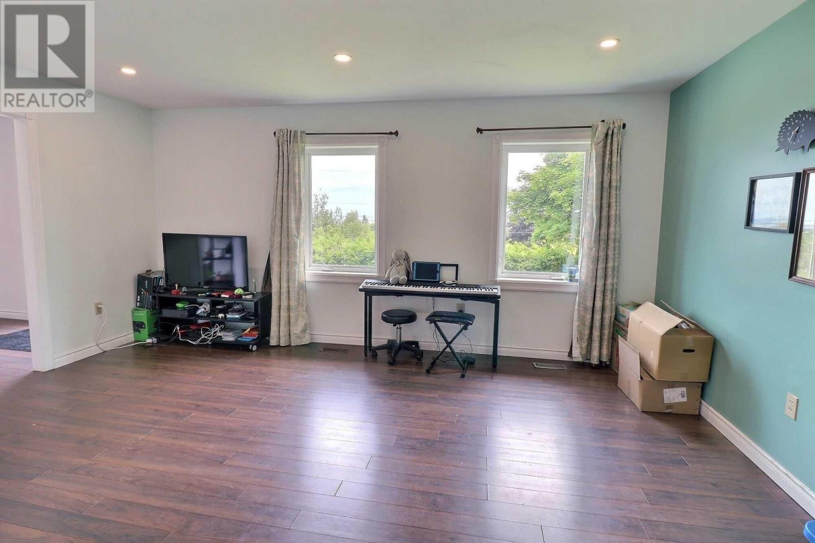 19 Edgehill Terrace, Stratford, Prince Edward Island  C1B 2V3 - Photo 4 - 202516571