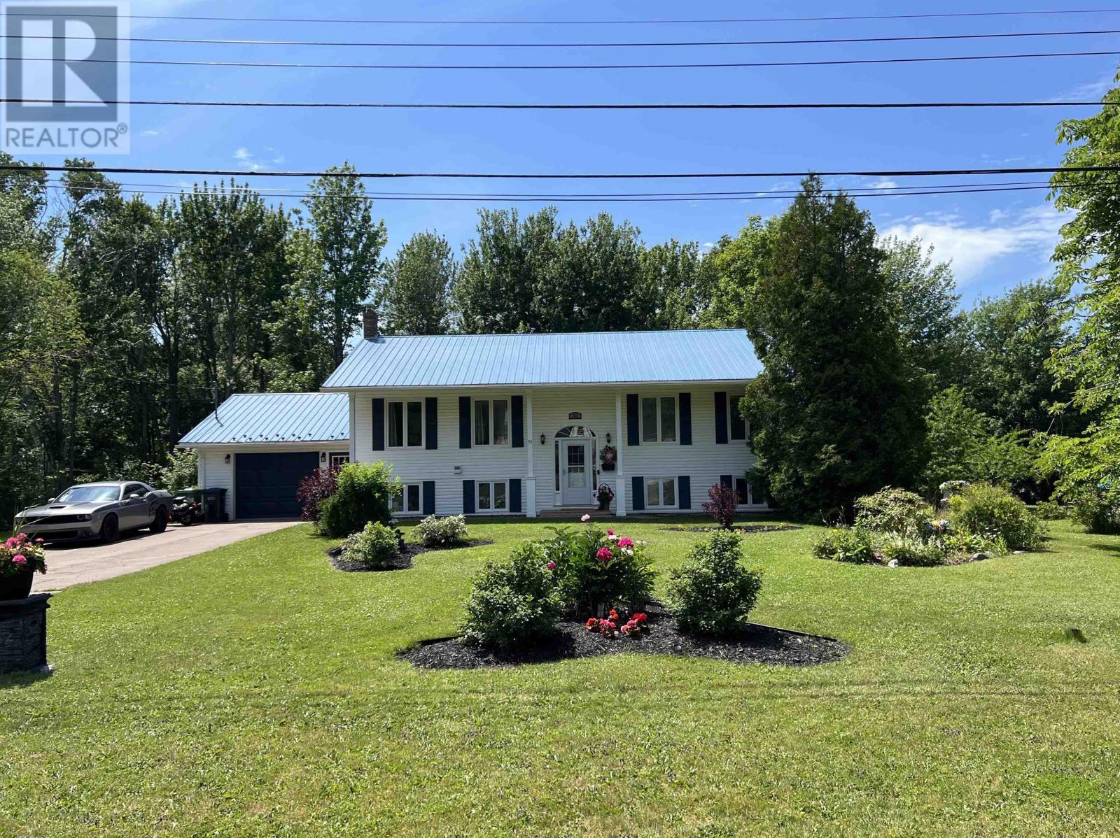 32 Celtic Lane, Stratford, Prince Edward Island  C1B 1L1 - Photo 1 - 202516657