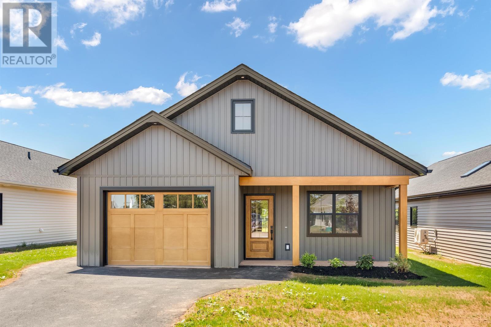 32 Reddin Heights, Stratford, Prince Edward Island  C1B 1Z4 - Photo 1 - 202517184