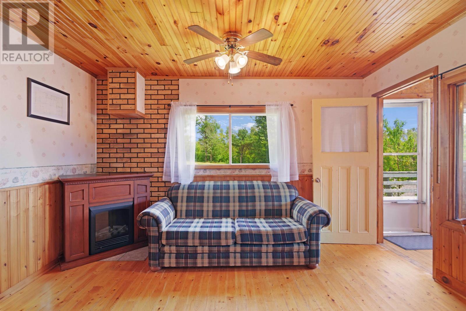 Cottage 5 237 Kayes Road, Deroma Waterfront Cottages, Georgetown Royalty, Prince Edward Island  C0A 1L0 - Photo 10 - 202517686