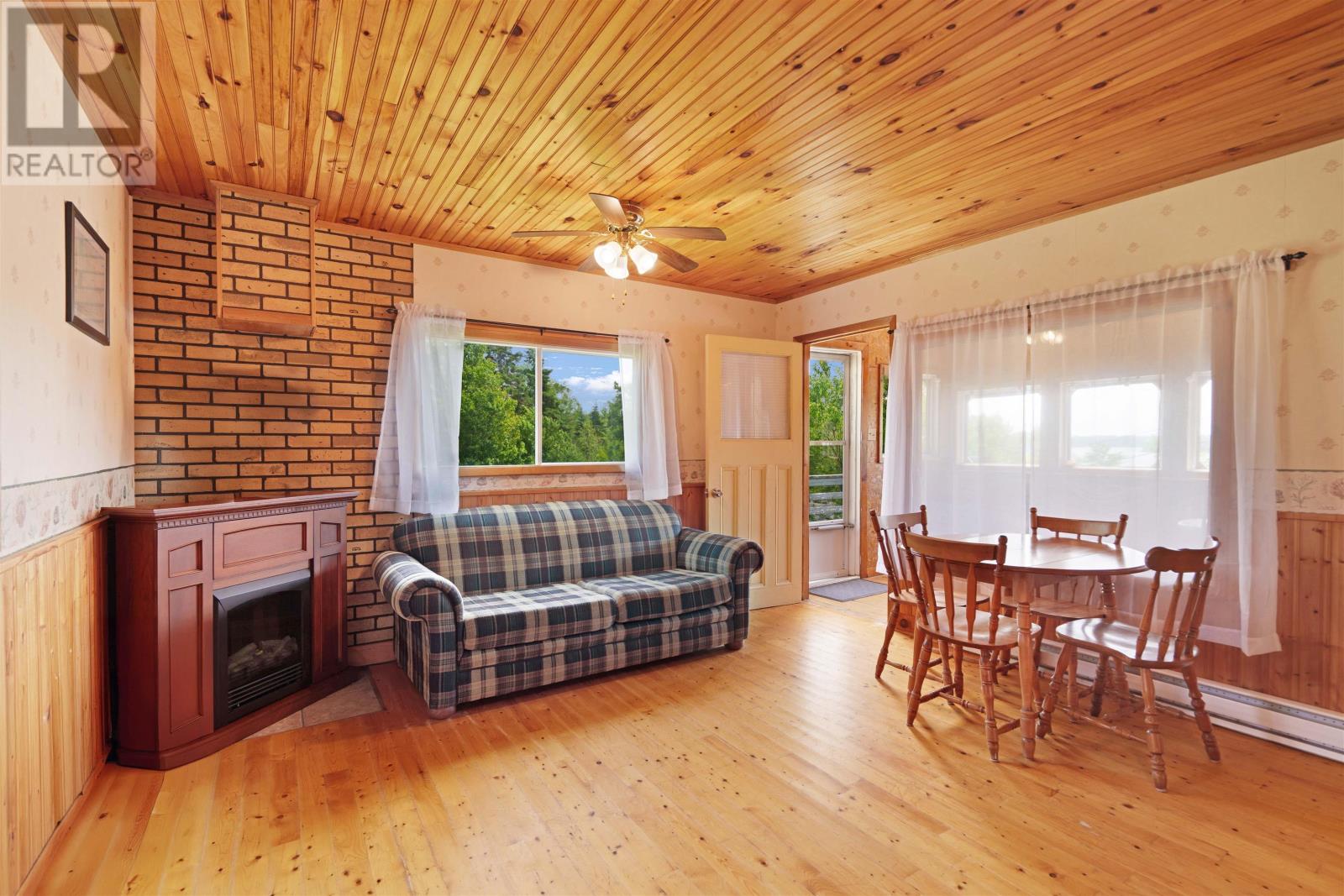 Cottage 5 237 Kayes Road, Deroma Waterfront Cottages, Georgetown Royalty, Prince Edward Island  C0A 1L0 - Photo 11 - 202517686