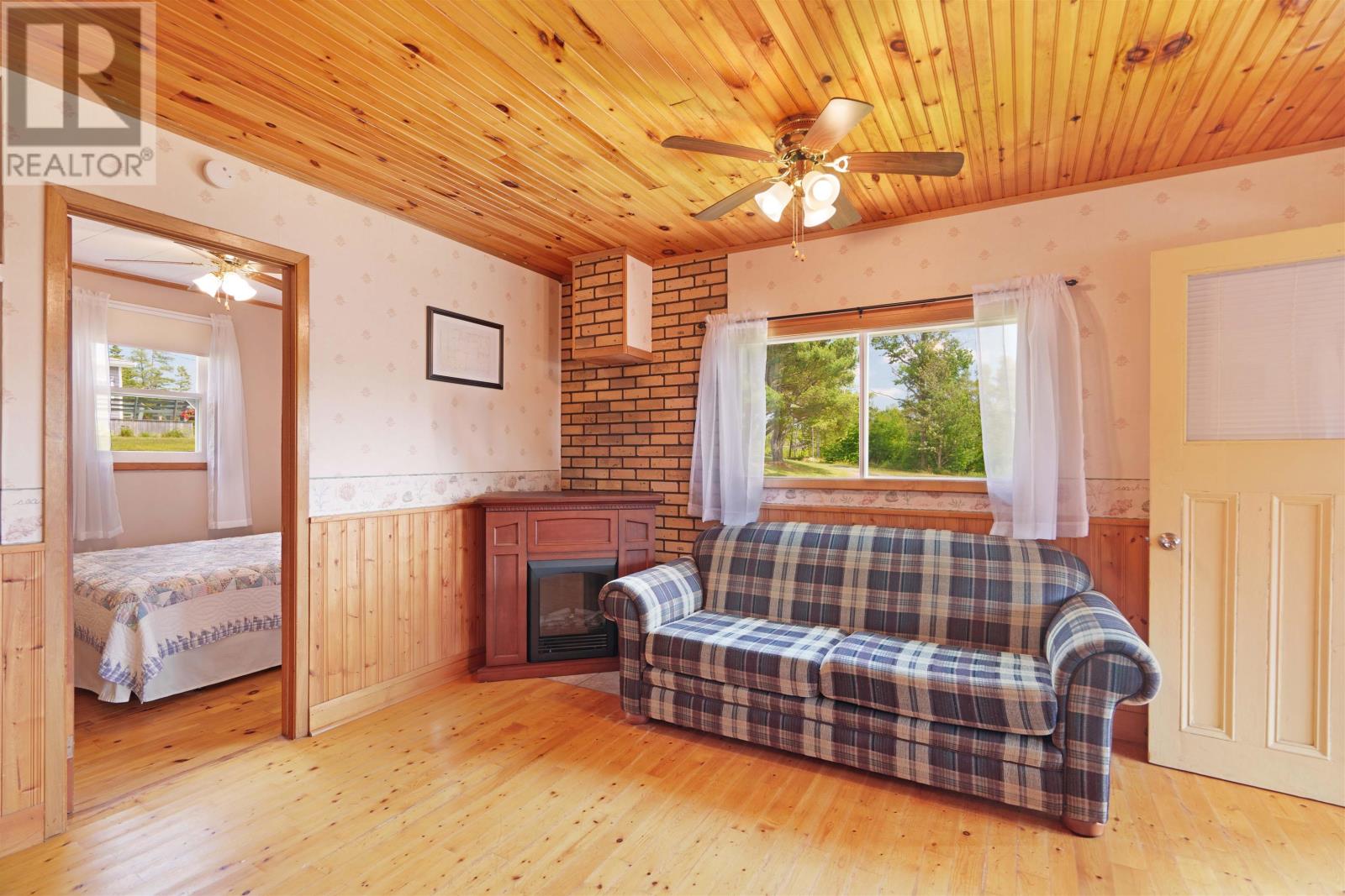 Cottage 5 237 Kayes Road, Deroma Waterfront Cottages, Georgetown Royalty, Prince Edward Island  C0A 1L0 - Photo 12 - 202517686