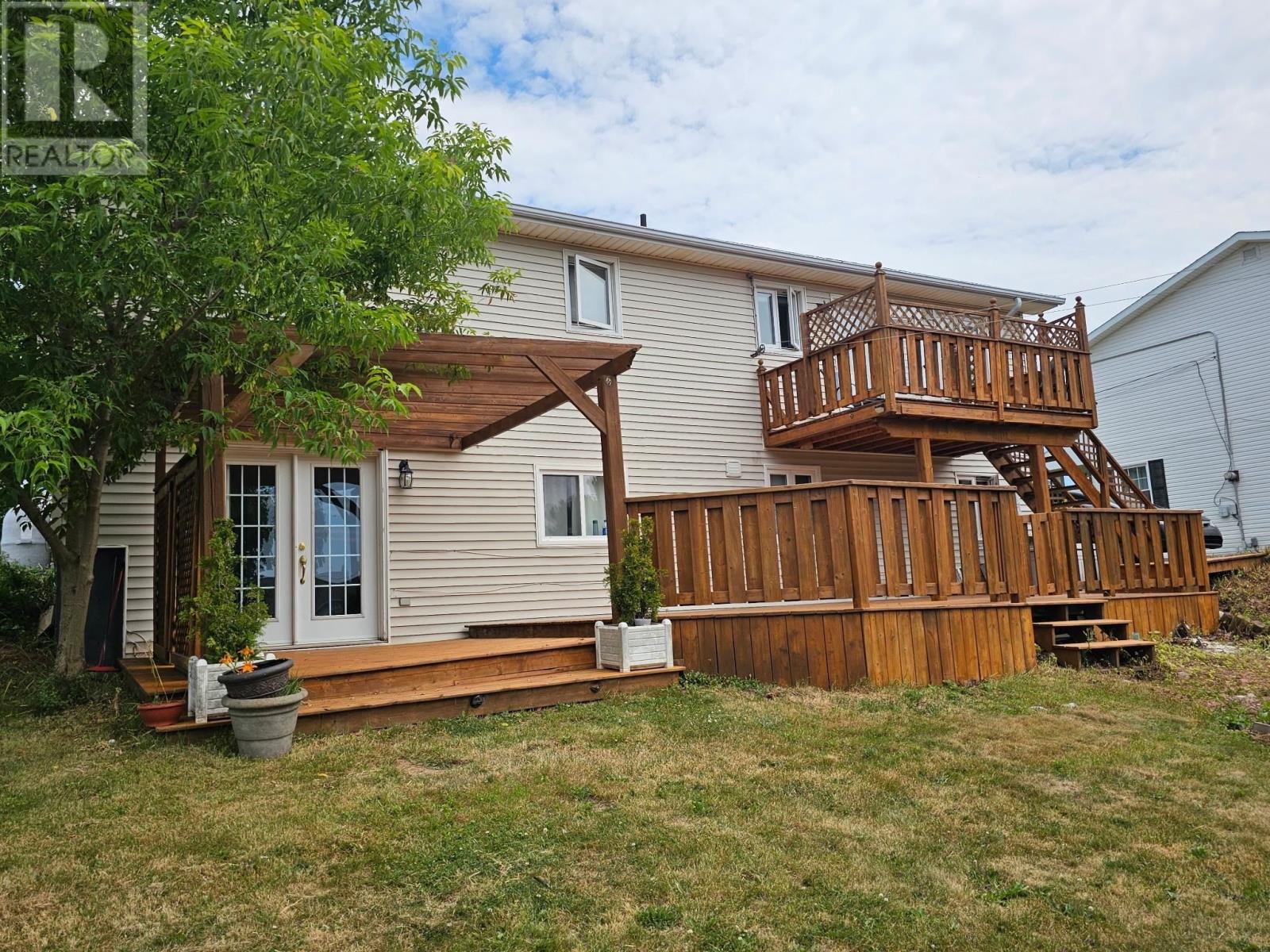 9 Darrach Street, Charlottetown, Prince Edward Island  C1C 1E2 - Photo 3 - 202517754