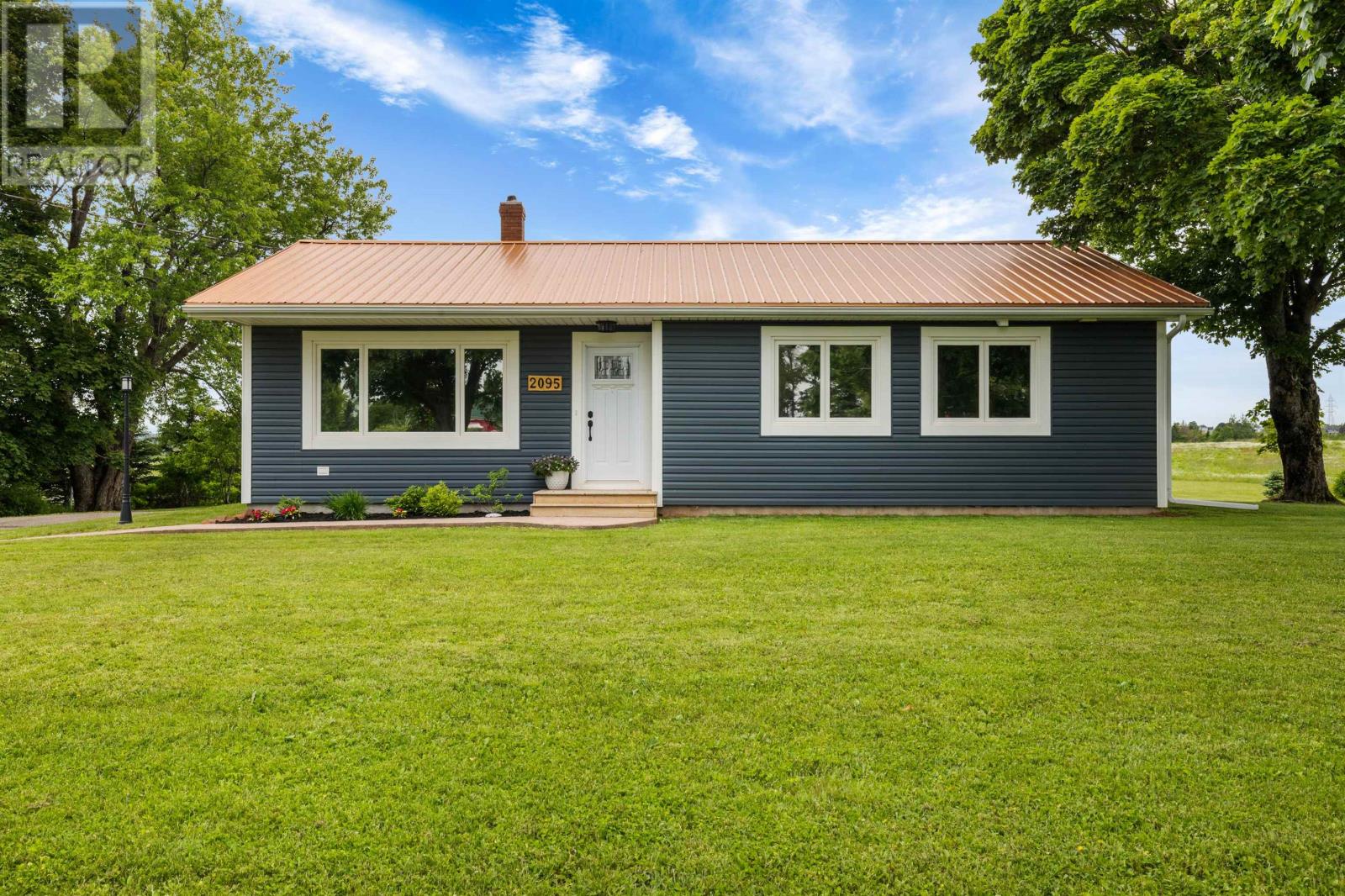 2095 North York River Rd, Warren Grove, Prince Edward Island  C0A 1H5 - Photo 4 - 202517915