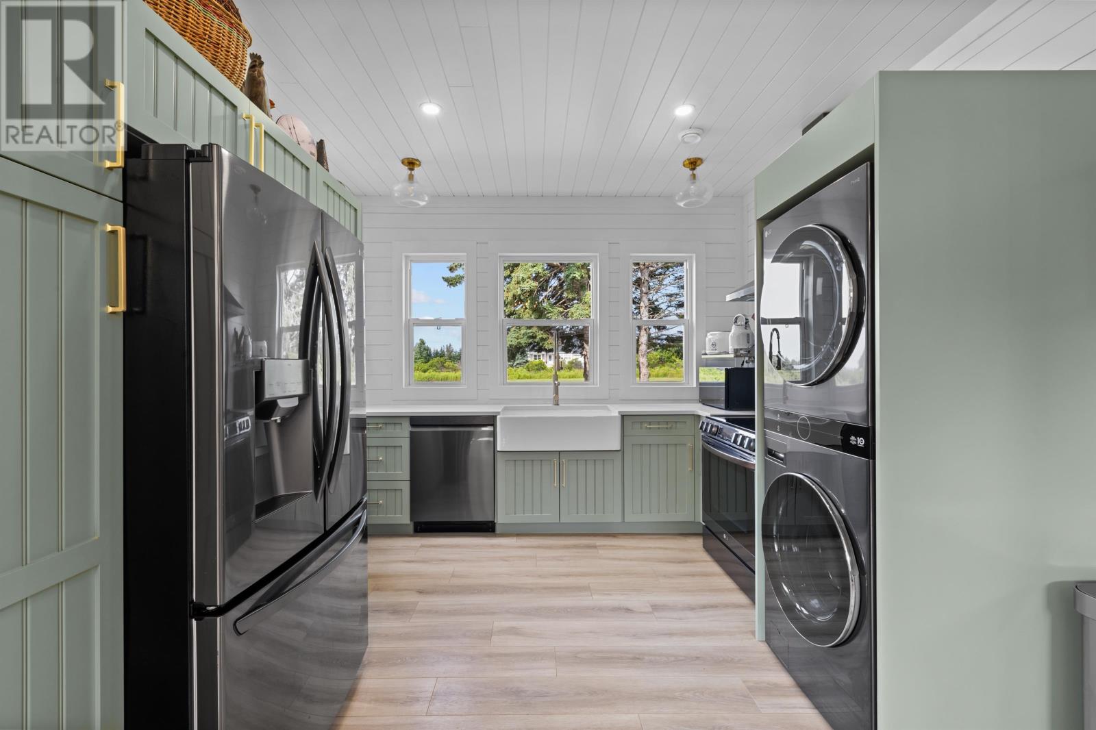 94 Sandy Cove Road, Canoe Cove, Prince Edward Island  C0A 1H7 - Photo 12 - 202518009
