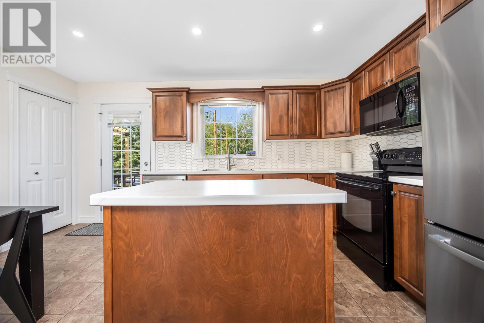 19 Taylor Street, Charlottetown, Prince Edward Island  C1E 0H2 - Photo 13 - 202518043