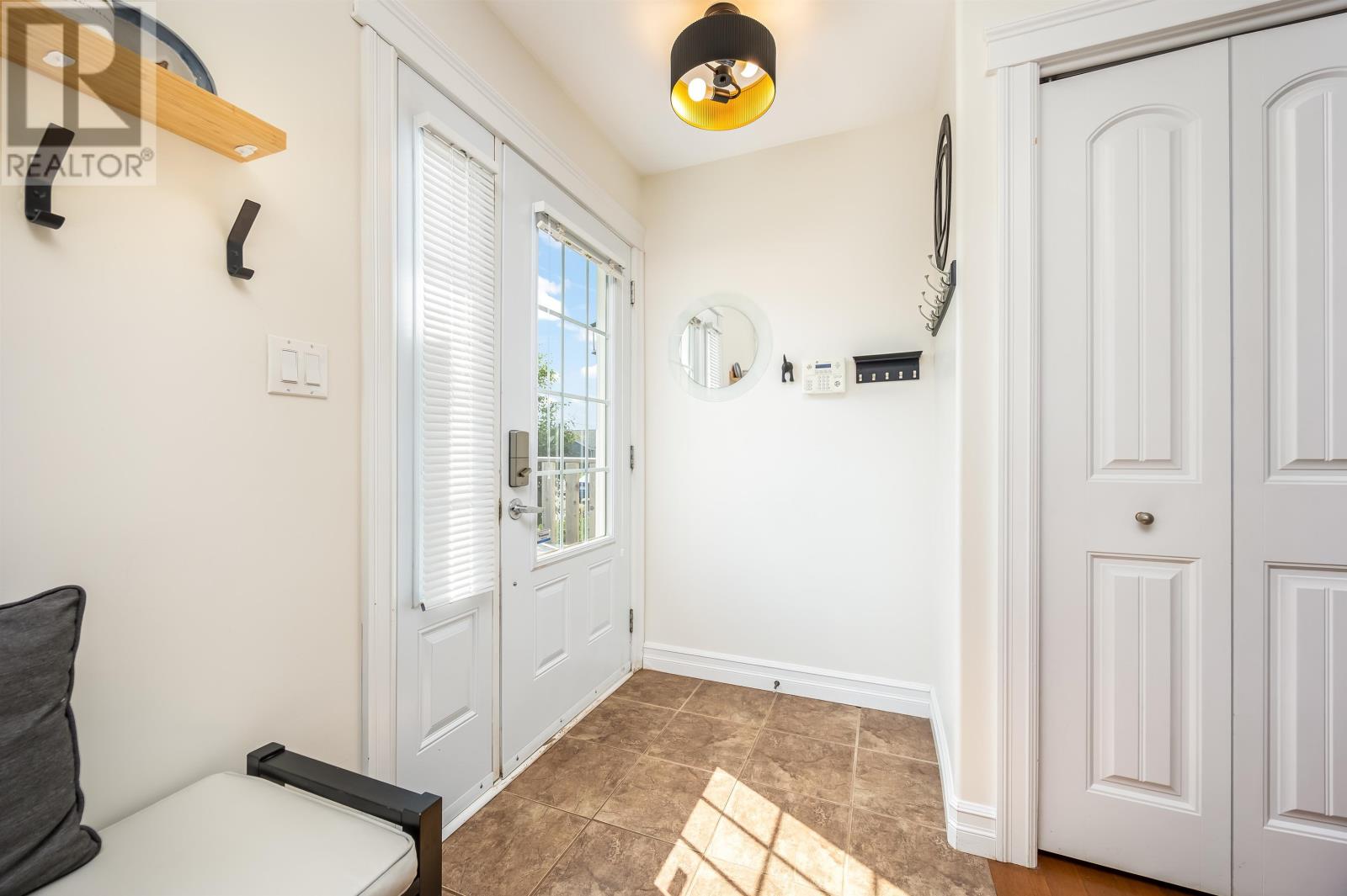 19 Taylor Street, Charlottetown, Prince Edward Island  C1E 0H2 - Photo 3 - 202518043
