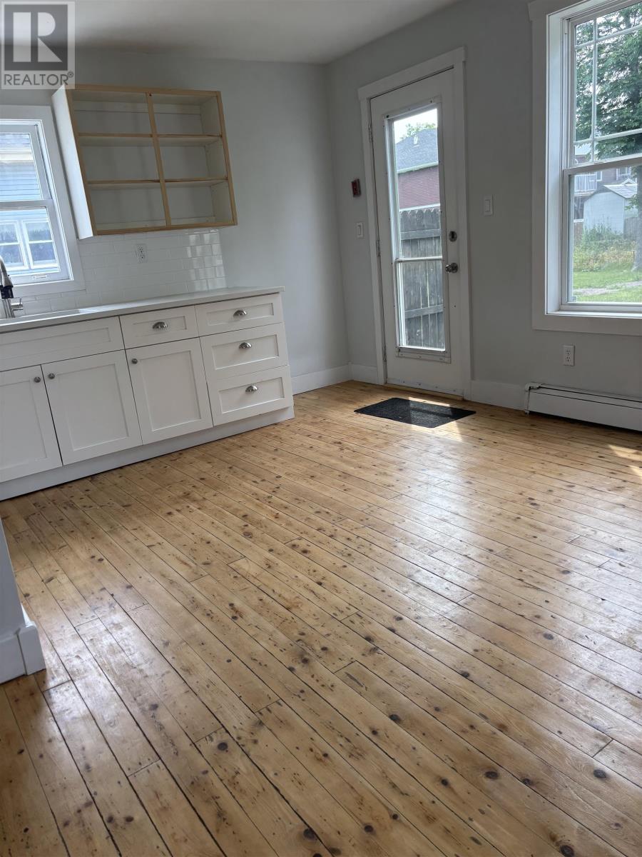 86 King Street, Summerside, Prince Edward Island  C1N 2T1 - Photo 3 - 202518282