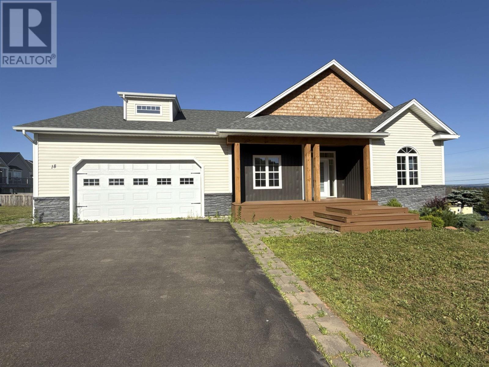 18 Paget Crescent, Stratford, Prince Edward Island  C1B 0E2 - Photo 1 - 202518288