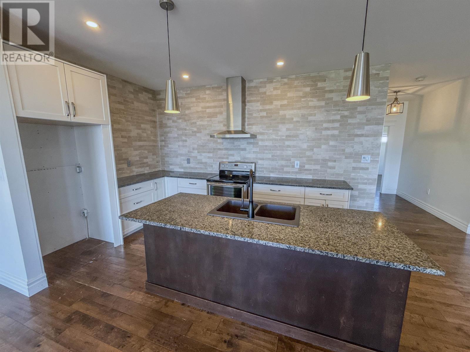 18 Paget Crescent, Stratford, Prince Edward Island  C1B 0E2 - Photo 7 - 202518288