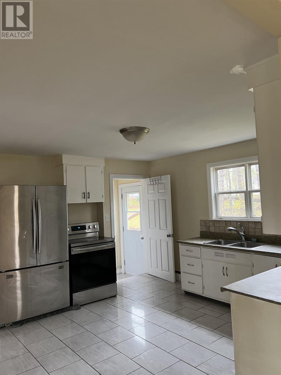 207 Belvedere Avenue, Charlottetown, Prince Edward Island  C1A 2Z2 - Photo 2 - 202519675