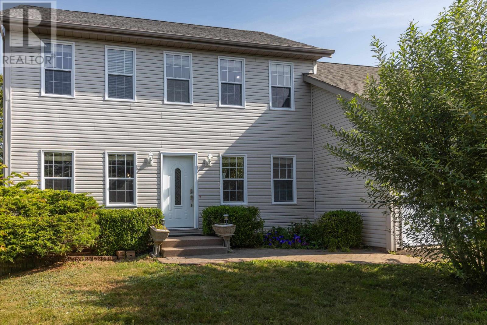 31 Parricus Mead Drive, West Royalty, Prince Edward Island  C1E 2H2 - Photo 5 - 202520061