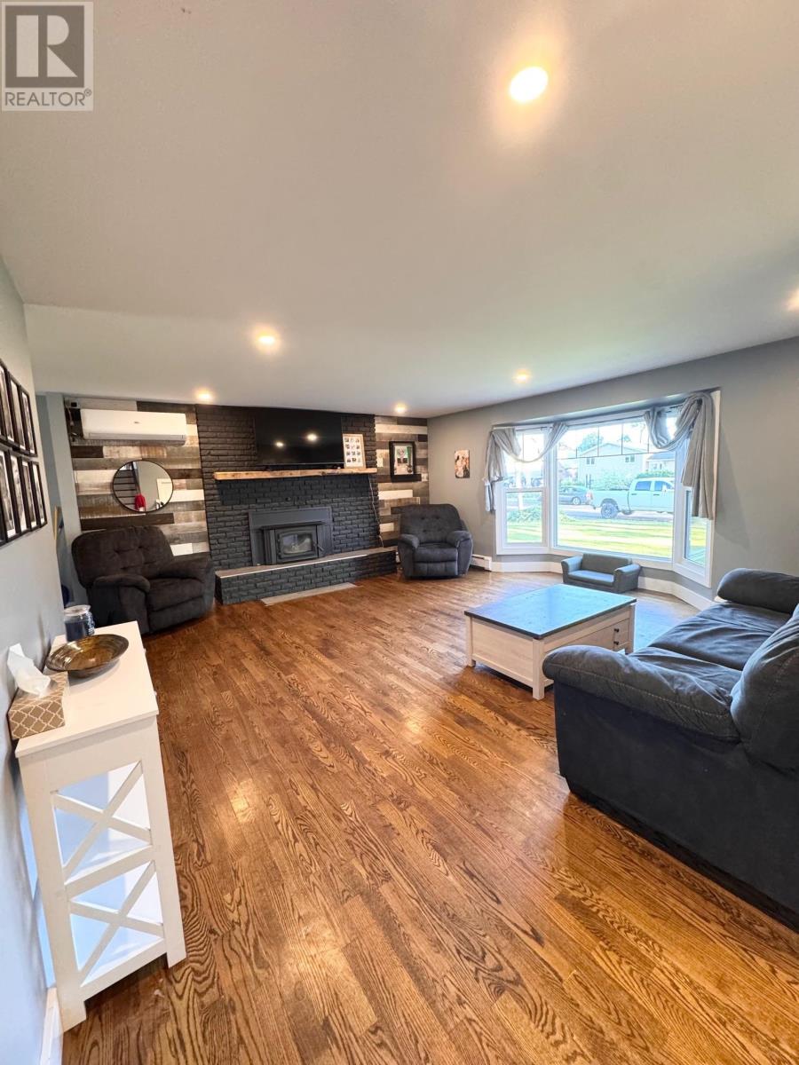 25 Charlotte Drive, Summerside, Prince Edward Island  C1N 4W2 - Photo 8 - 202520958