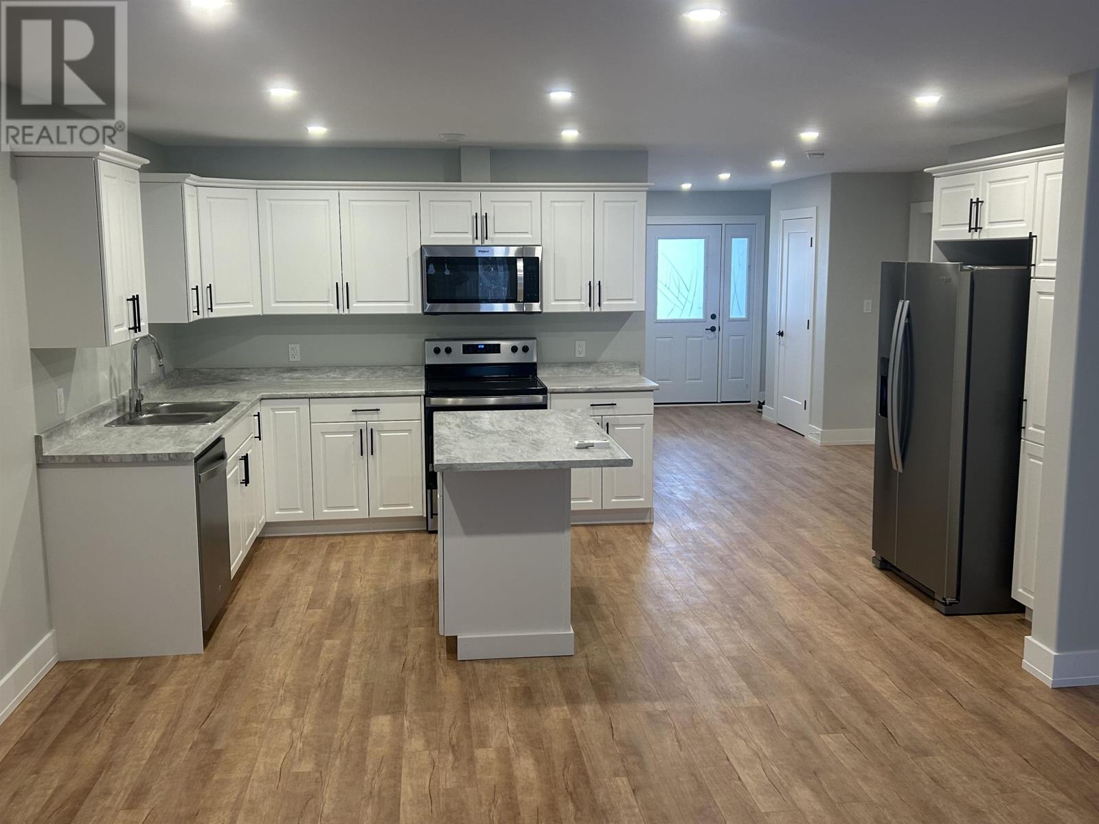 37 Fairdale Drive, Charlottetown, Prince Edward Island  C1C 0Y7 - Photo 9 - 202520978