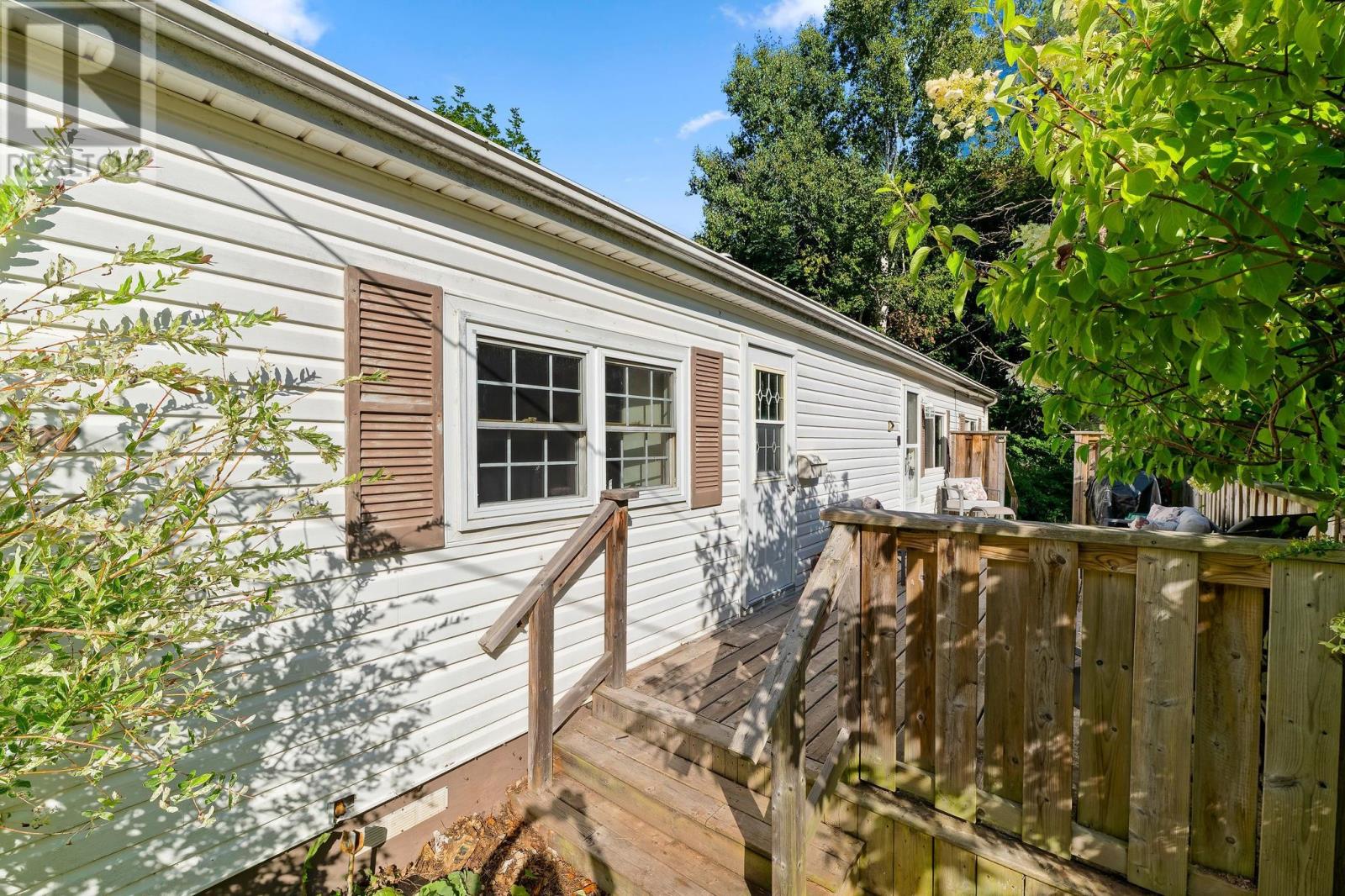 7 Oakwood Crescent, Charlottetown, Prince Edward Island  C1A 6P9 - Photo 3 - 202521378