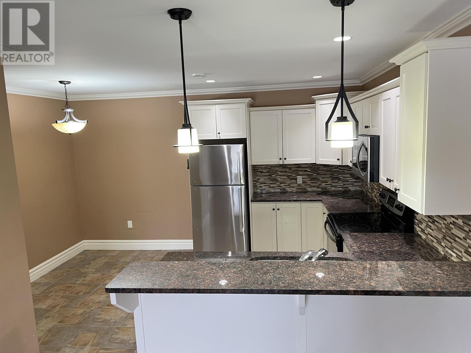 207 55 Glen Stewart Drive, Stratford, Prince Edward Island  C1B 2A8 - Photo 3 - 202521658