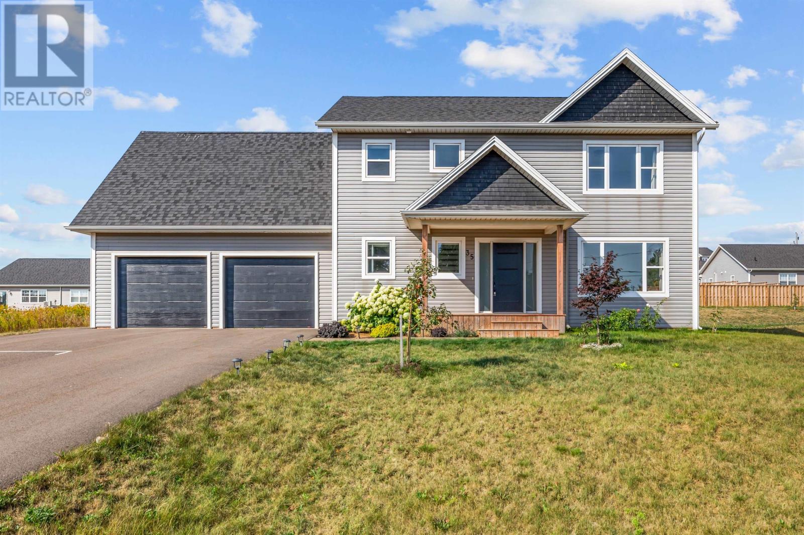 35 East Royalty Road, Charlottetown, Prince Edward Island  C0A 0V6 - Photo 1 - 202522065