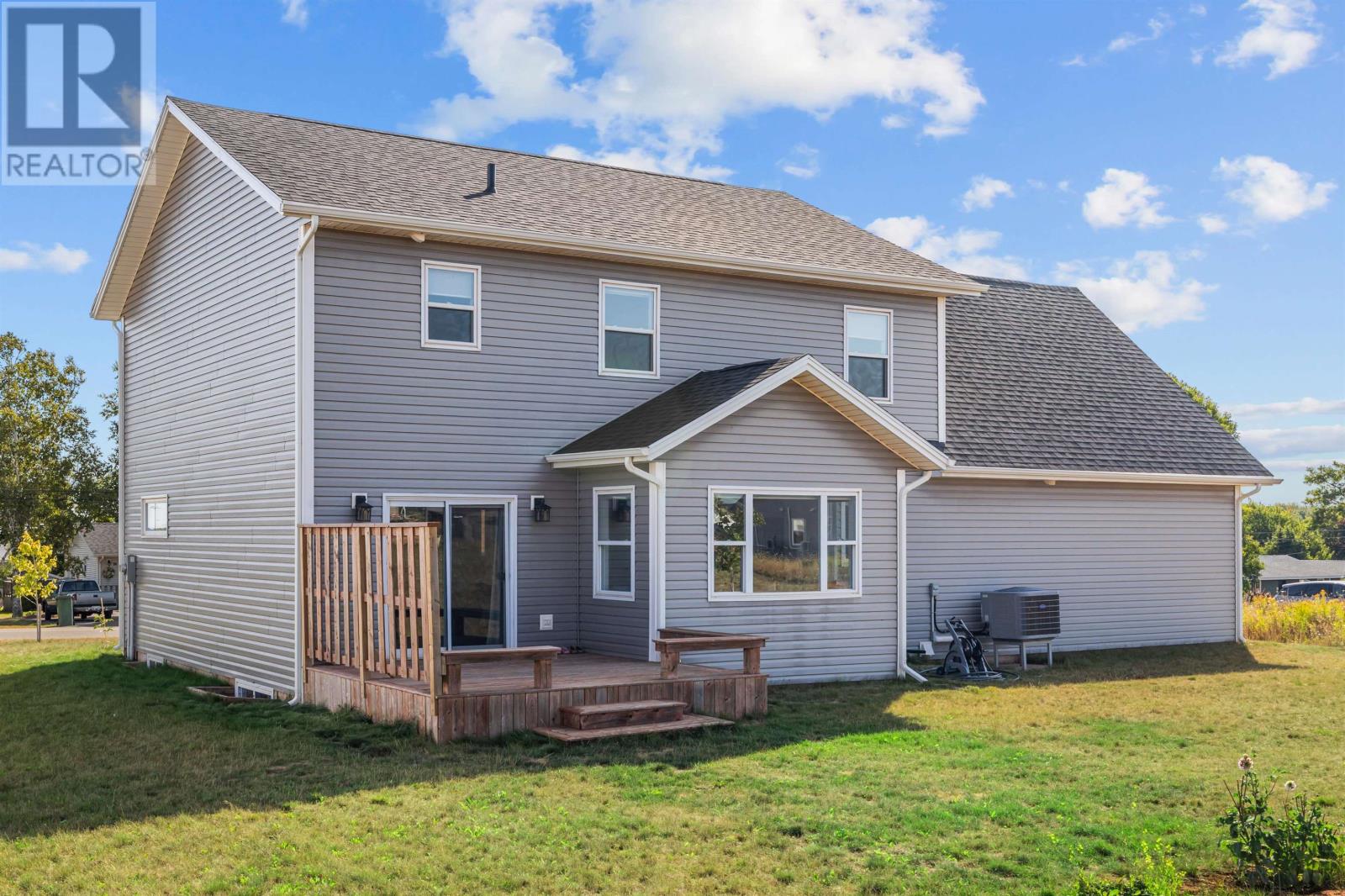 35 East Royalty Road, Charlottetown, Prince Edward Island  C0A 0V6 - Photo 5 - 202522065