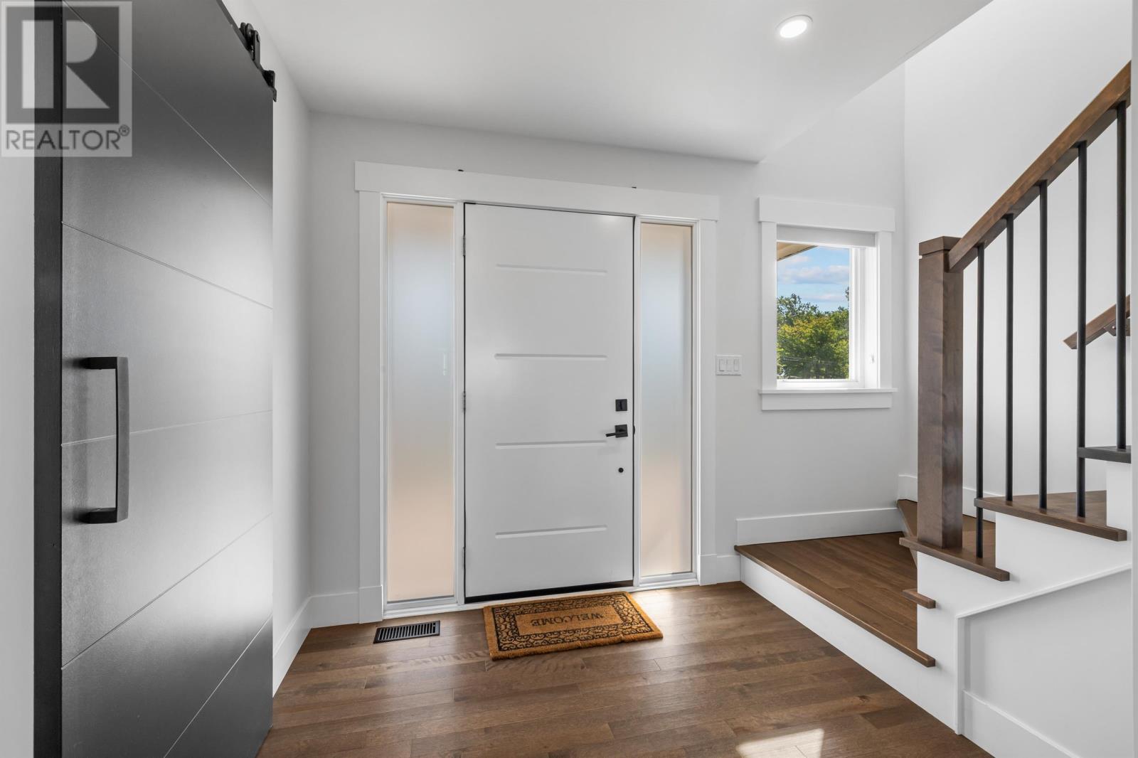 35 East Royalty Road, Charlottetown, Prince Edward Island  C0A 0V6 - Photo 9 - 202522065