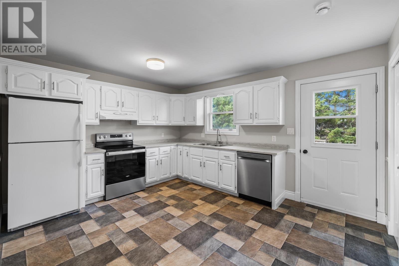 47 Nottinghill Drive, Stratford, Prince Edward Island  C1B 1J8 - Photo 14 - 202522794